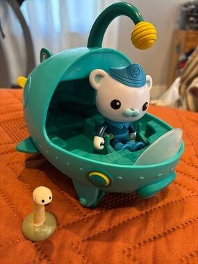 Octonauts Gup A Submarine Playset with Captain Barnacles Figure